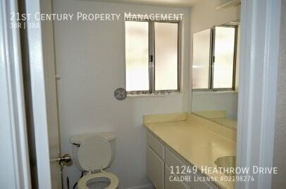 11241 Heathrow Dr - Photo 7 of 21
