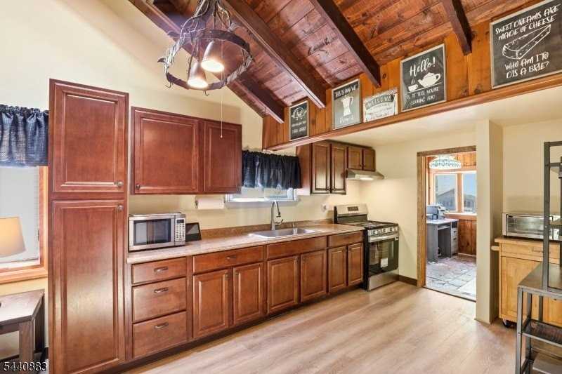 5 Sanoset Rd - Photo 3 of 18