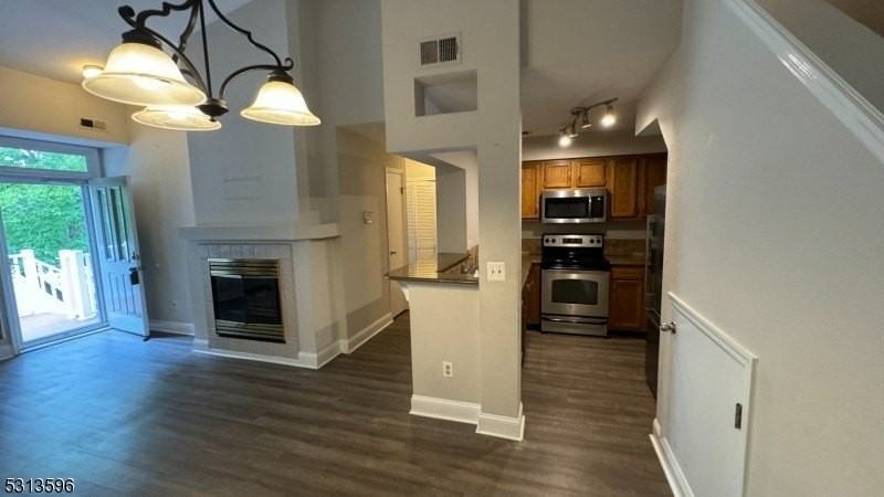 54 Wentworth Rd - Photo 3 of 20