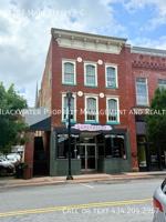 featured image of 1107 Main St #C