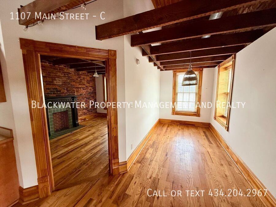 1107 Main St #C - Photo 6 of 11