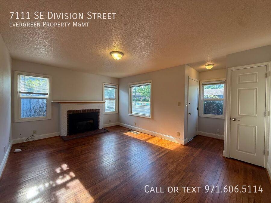 7111 Se Division St - Photo 5 of 26