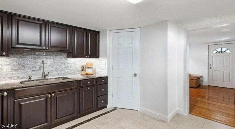 26 Harrison St #B - Photo 3 of 8