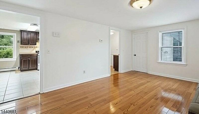26 Harrison St #B - Photo 5 of 8