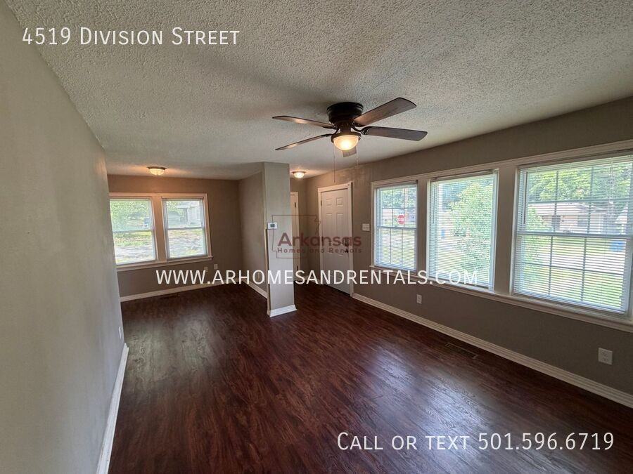 4519 Division St - Photo 2 of 13