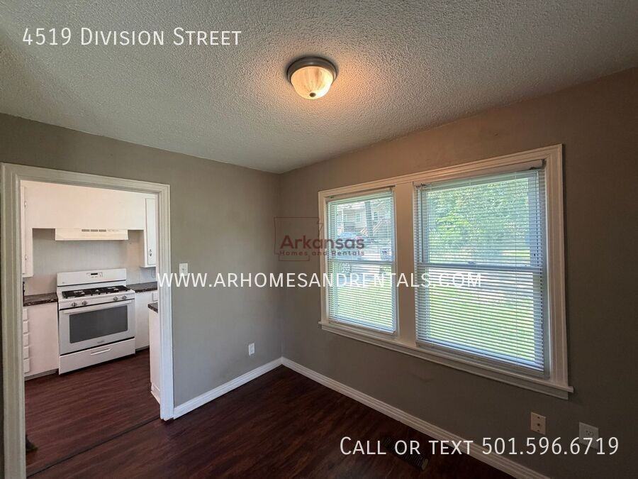 4519 Division St - Photo 3 of 13