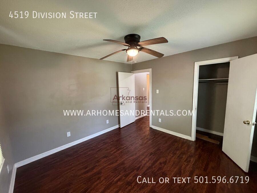 4519 Division St - Photo 7 of 13