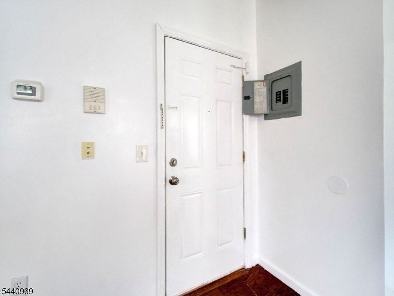 143 Huntington Ter #2R - Photo 4 of 15