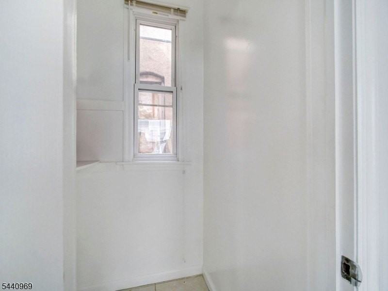 143 Huntington Ter #2R - Photo 5 of 15