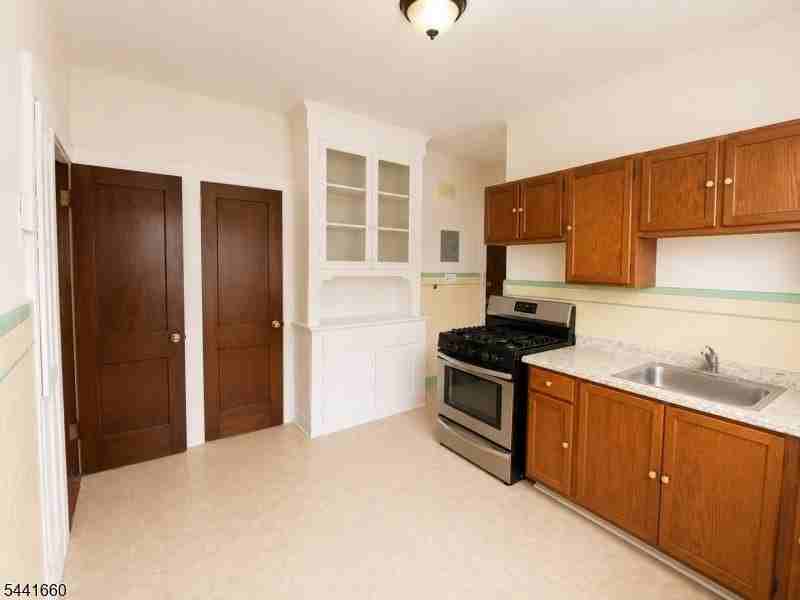 156 Carolina Ave #1R - Photo 6 of 10