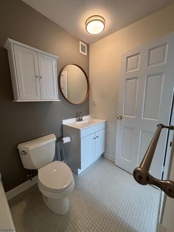 220 Main St #202 - Photo 7 of 17