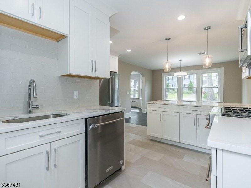 186 Gregory Ave - Photo 7 of 17