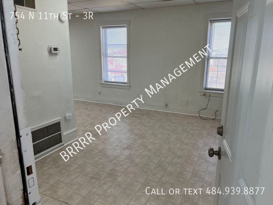 754 N 11th St #3R - Photo 3 of 12