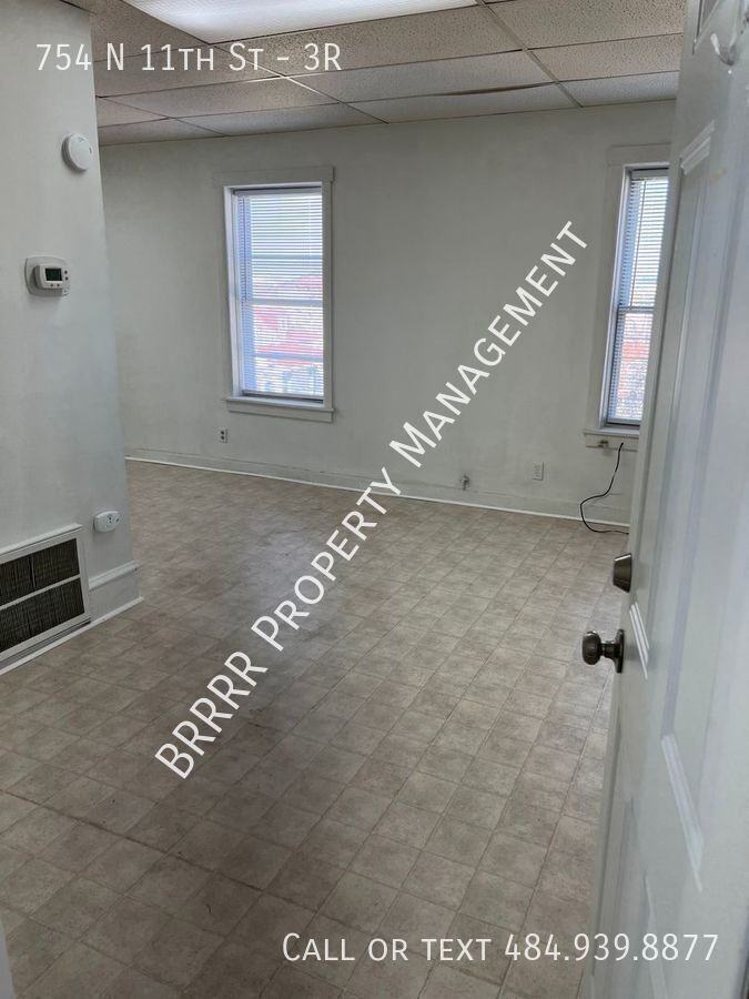 754 N 11th St #3R - Photo 4 of 12