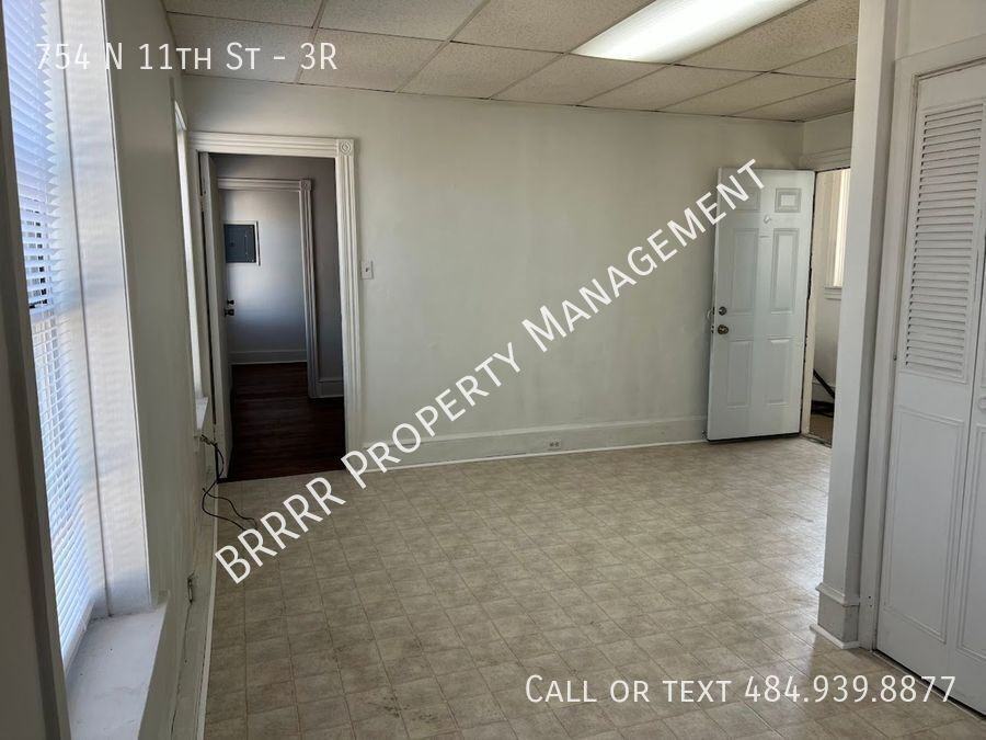 754 N 11th St #3R - Photo 5 of 12
