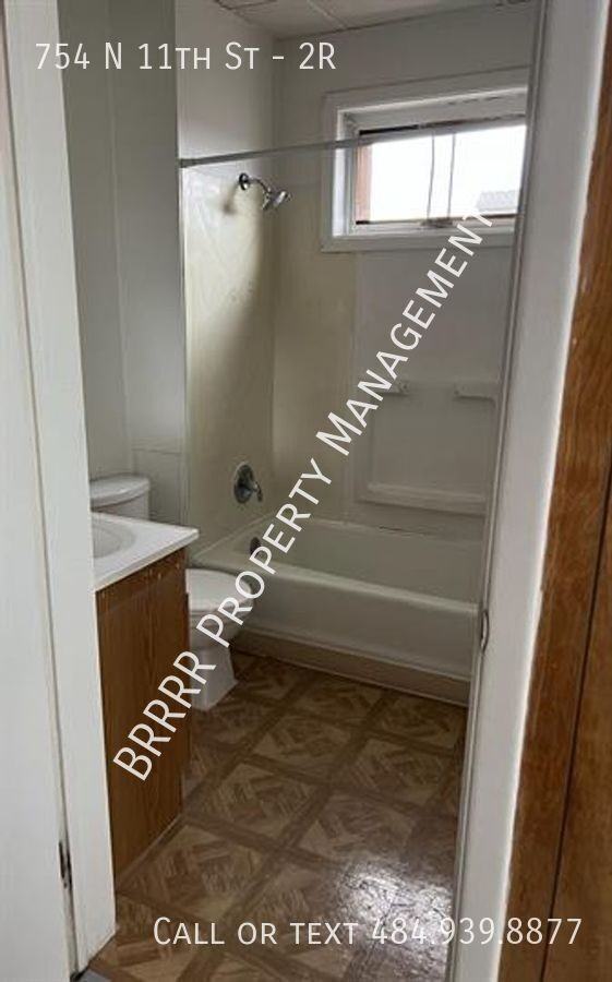 754 N 11th St #2R - Photo 7 of 7