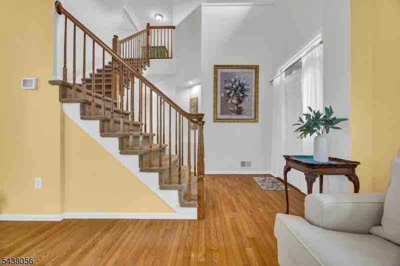9 Hannah Ct - Photo 3 of 39
