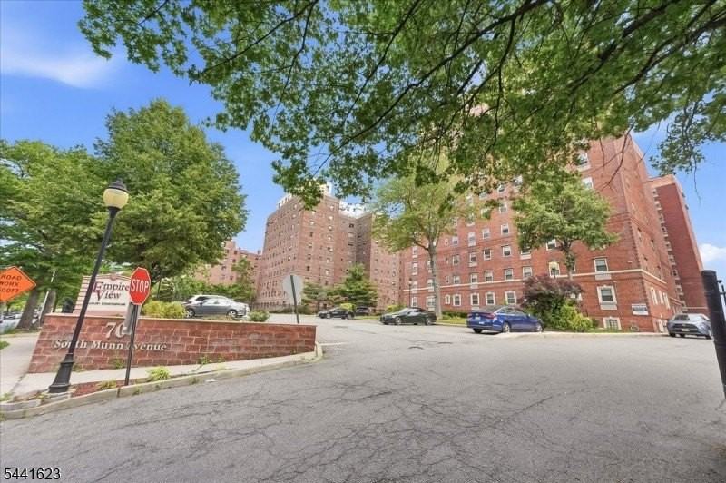 70 S Munn Ave #408