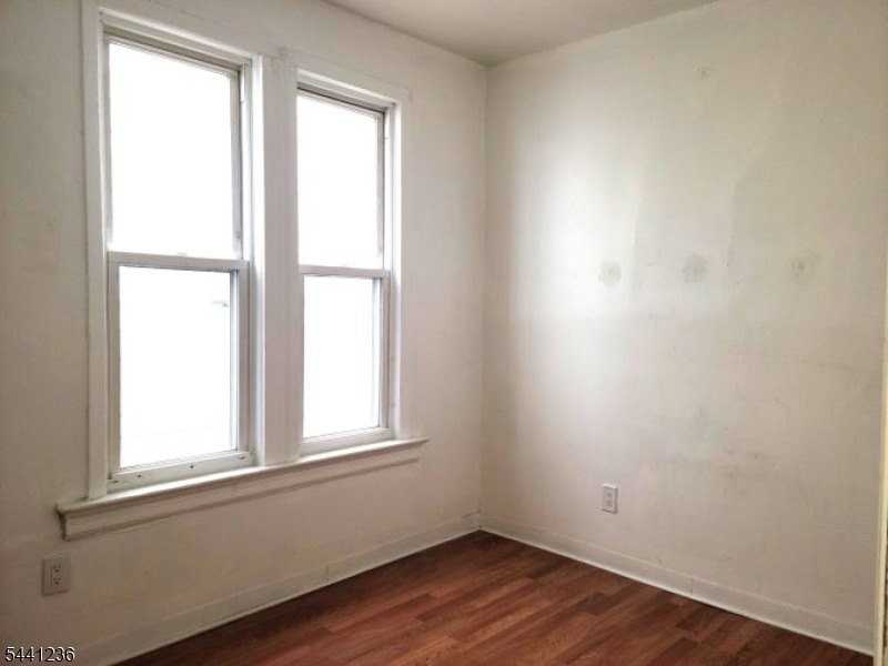 54 Smith St #A - Photo 5 of 12