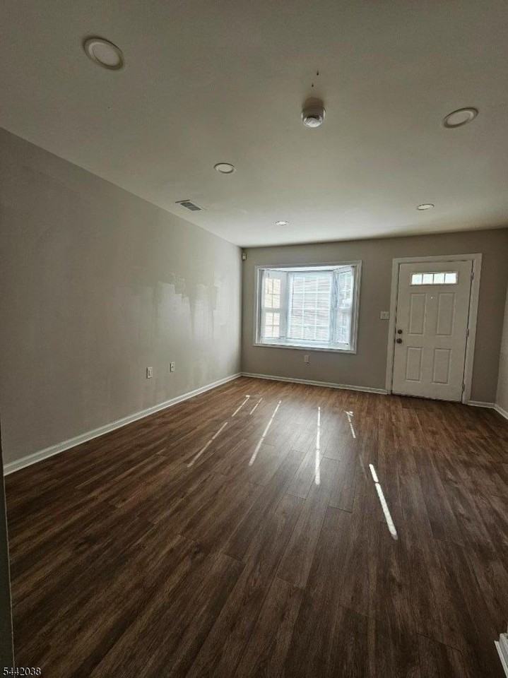 72 Boyd St - Photo 4 of 14