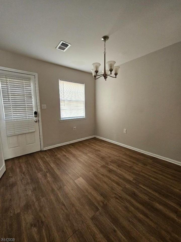 72 Boyd St - Photo 6 of 14