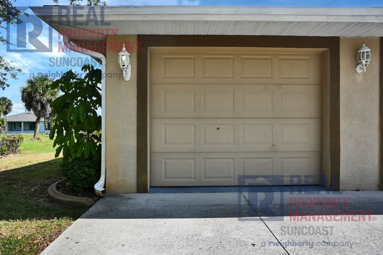 230 Rotonda Blvd W #A - Photo 6 of 33
