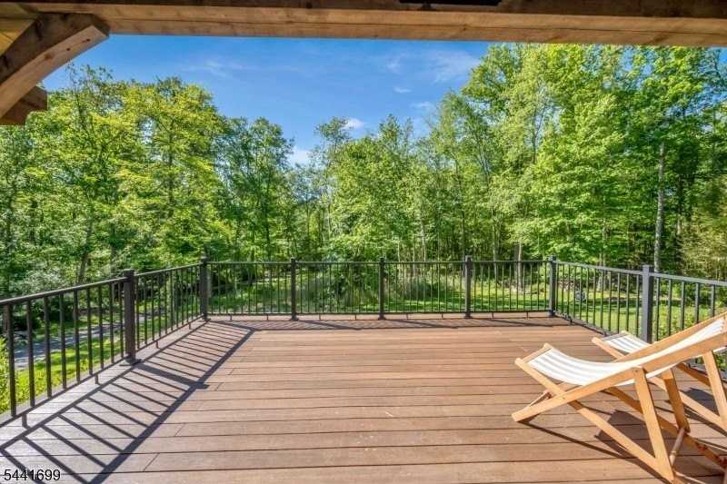 3 Laurel Ln - Photo 6 of 34