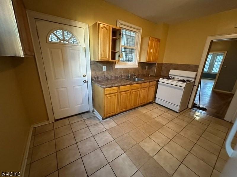 132 Chester Ave - Photo 3 of 4