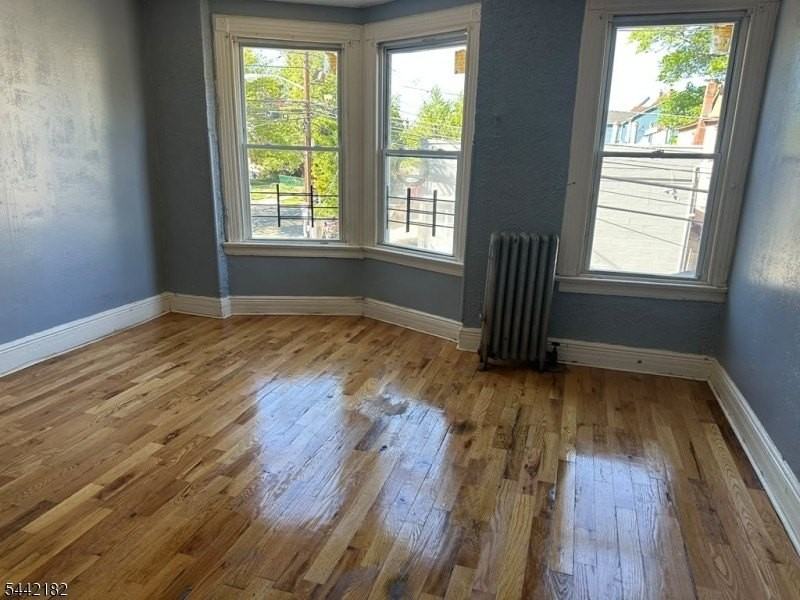 132 Chester Ave - Photo 4 of 4