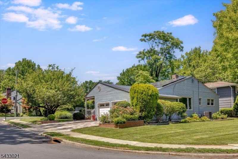 13 Forest Rd - Photo 3 of 29