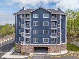 featured image of 2 Flanders Rd #517