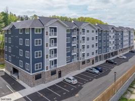 featured image of 2 Flanders Rd #409