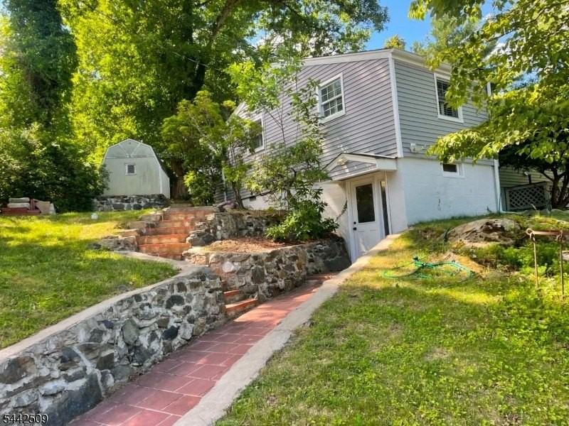 46 Oak Tree Ln