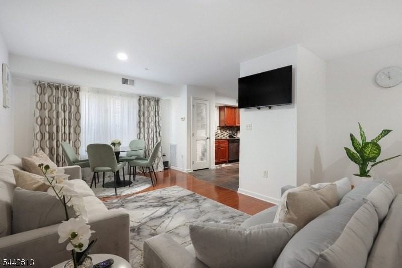 1130 Fairmount Ave #104 - Photo 2 of 13