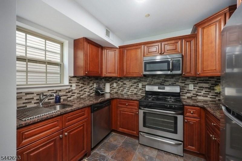 1130 Fairmount Ave #104 - Photo 6 of 13