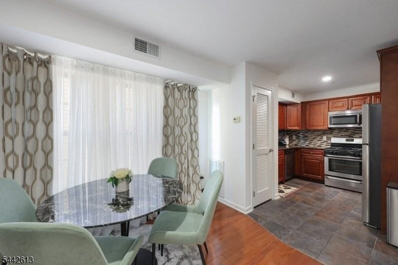 1130 Fairmount Ave #104 - Photo 7 of 13