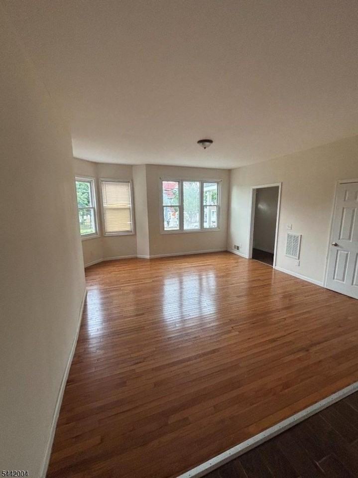 120 Orange Ave - Photo 2 of 14