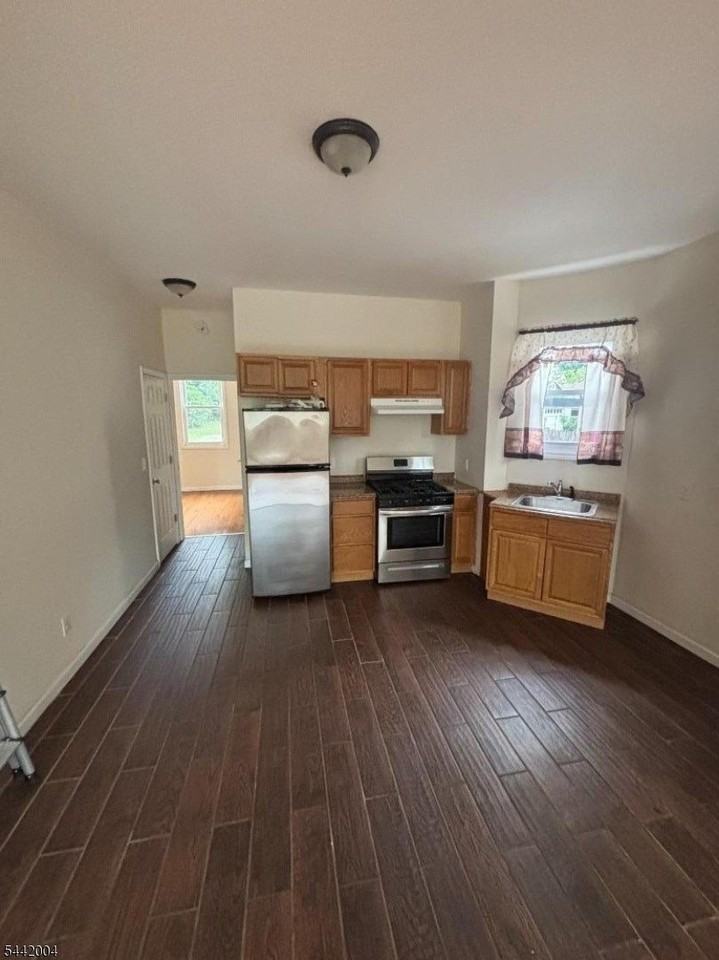 120 Orange Ave - Photo 4 of 14
