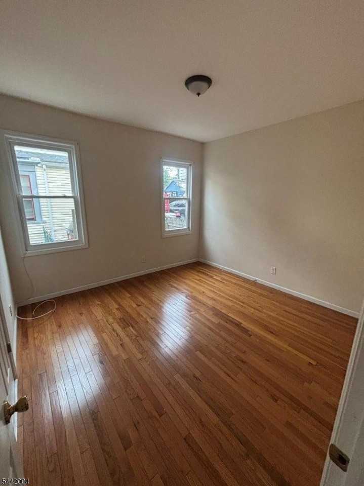 120 Orange Ave - Photo 5 of 14