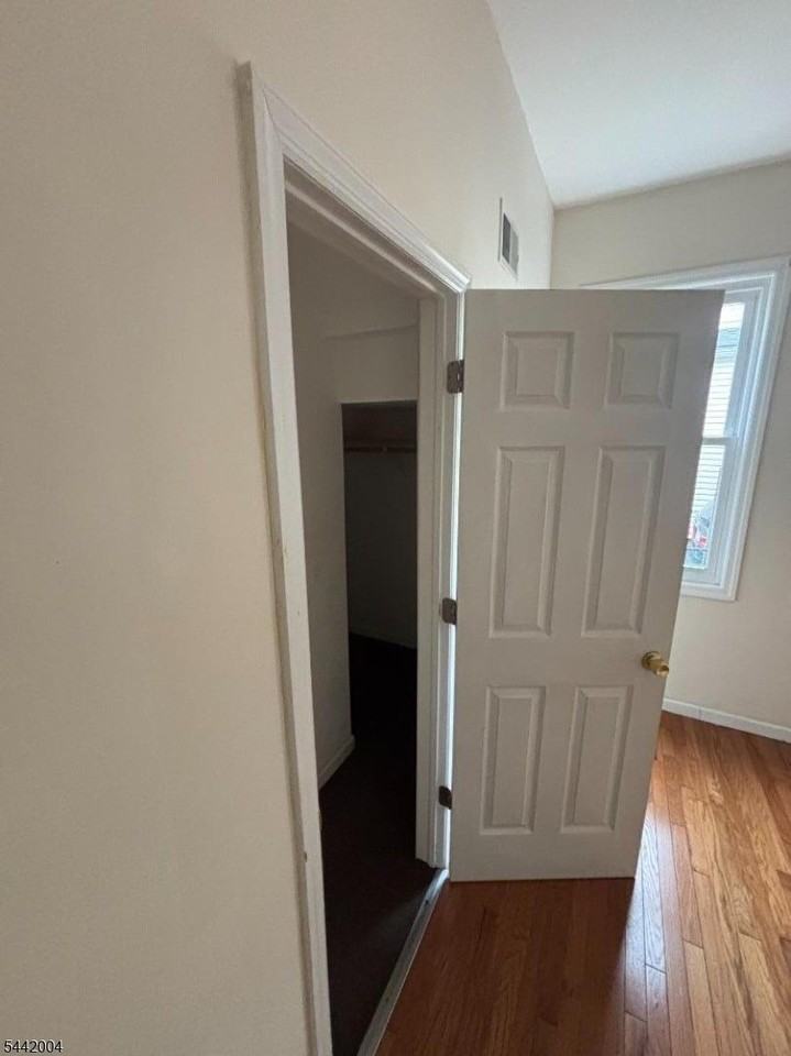 120 Orange Ave - Photo 7 of 14