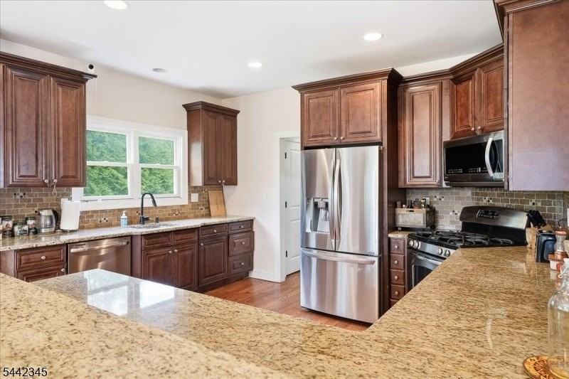 6 Poplar Pl - Photo 3 of 36