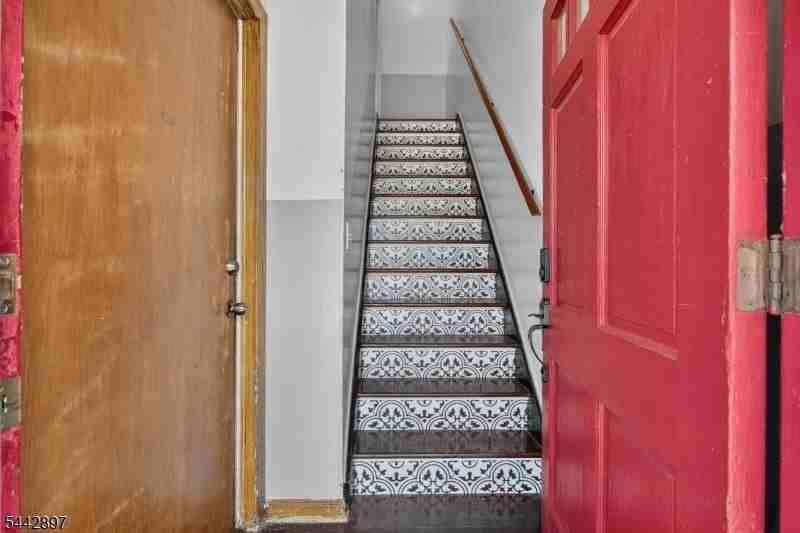 1755 Winfield St Apt 2 #2 - Photo 4 of 23
