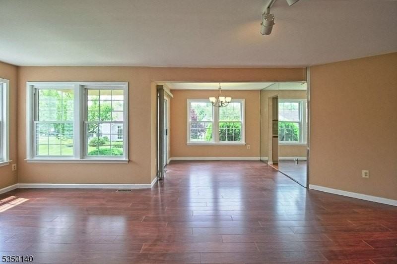 2A Bristol Ct - Photo 4 of 25