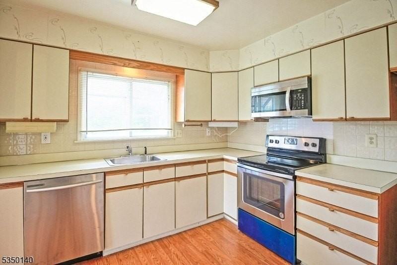 2A Bristol Ct - Photo 7 of 25