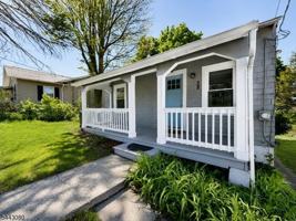 featured image of 28 Mabie St