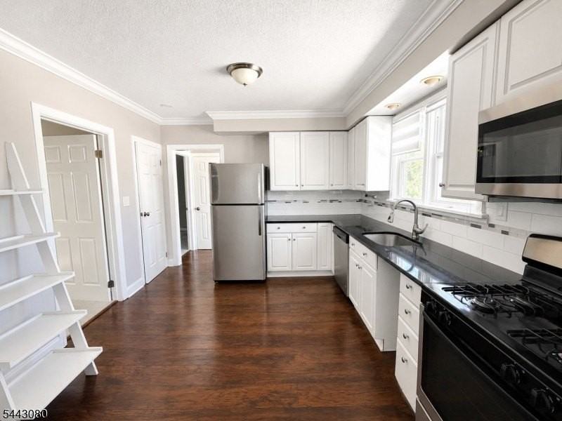 28 Mabie St - Photo 3 of 13