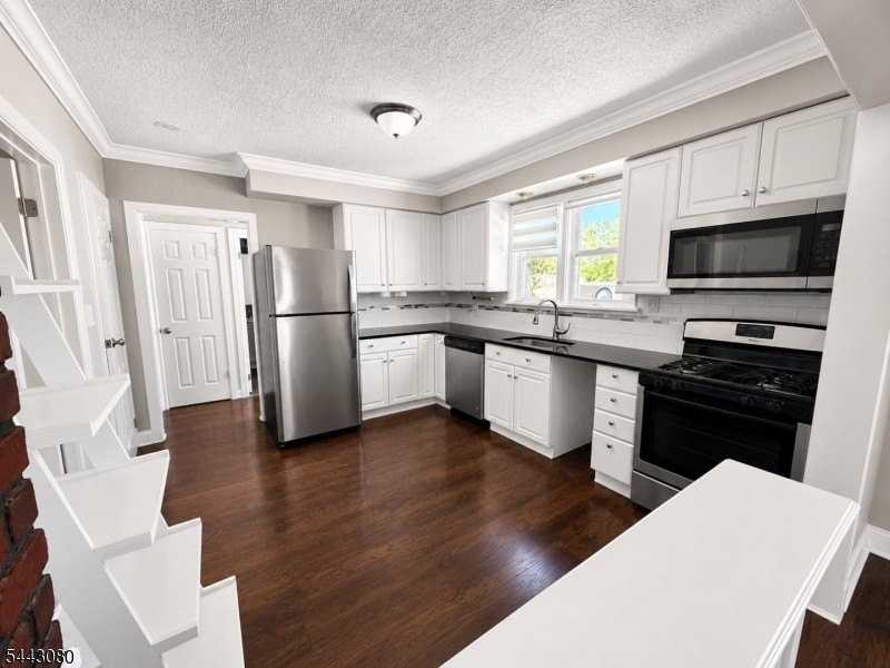 28 Mabie St - Photo 4 of 13