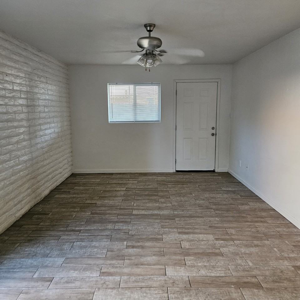 2150 S Avenue A #26 - Photo 3 of 8