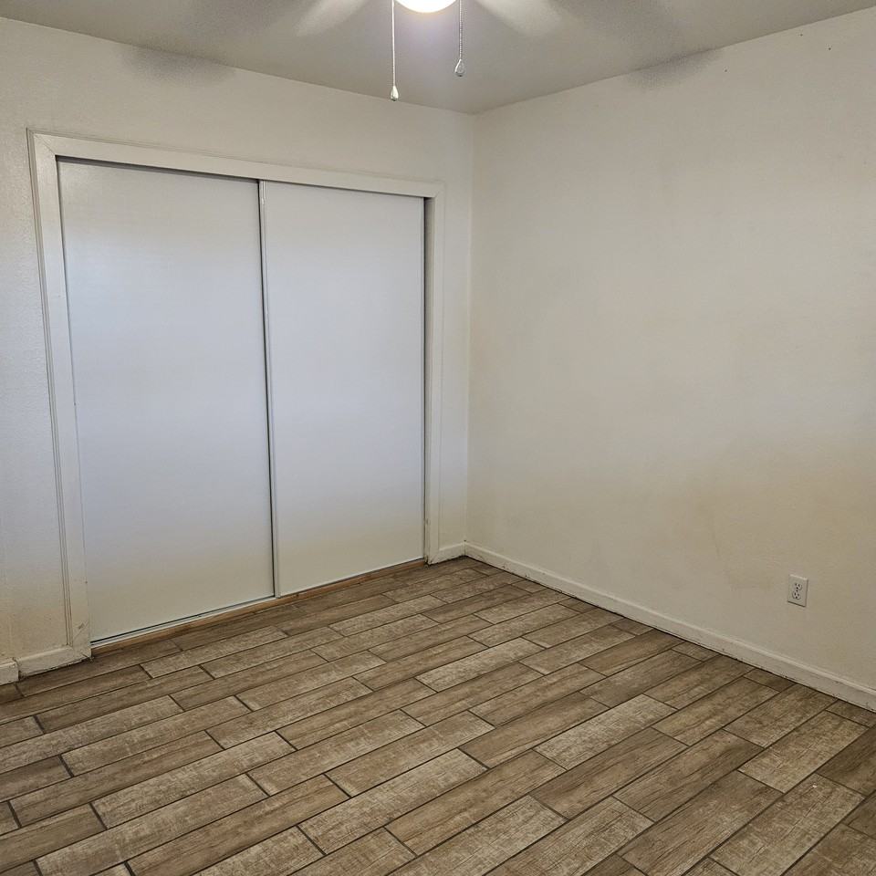 2150 S Avenue A #26 - Photo 6 of 8