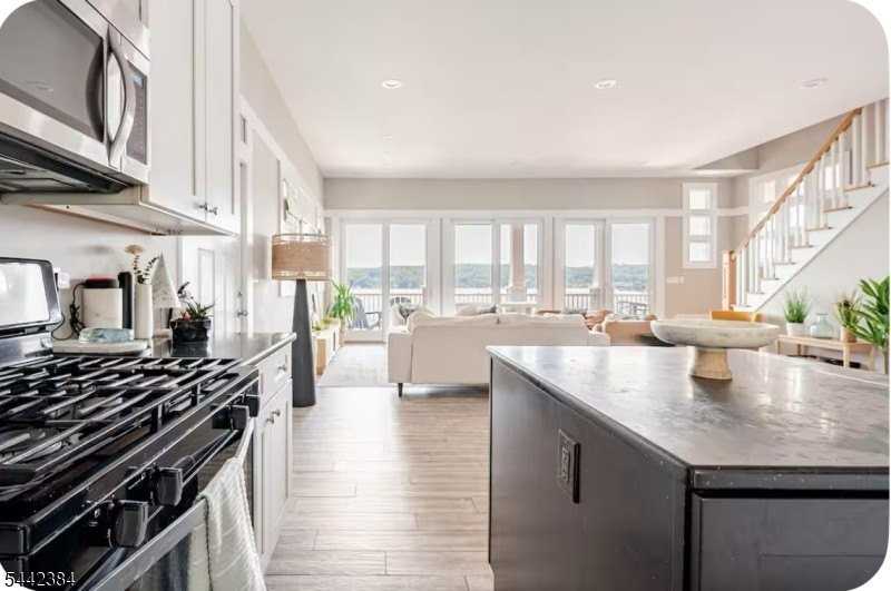 307 Lakeside Blvd - Photo 5 of 38